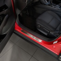 Nerez kryty prah� Lines Mazda CX-30 -- od roku v�roby 2019-