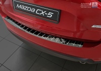 Kryt prahu zadních dveří nerez černý lesklý Mazda CX-5 II -- od roku výroby 2017- / 2021- Kryt prahu zadních dveří nerez černý lesklý Mazda CX-5 II -- od roku výroby 2017- / 2021-