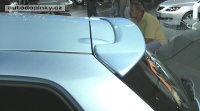 Autostyle zadn� spoiler k�ilt nad okno Mazda 2 -- od roku v�roby 2007-